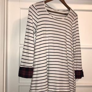 22nd Black/white Stripe Thermal with Plaid Cuff B4